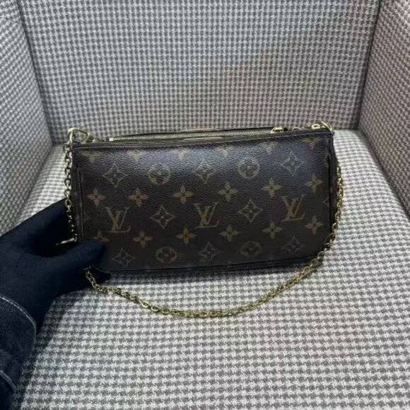 LOUIS VUITTON bag - Picture 3 of 8